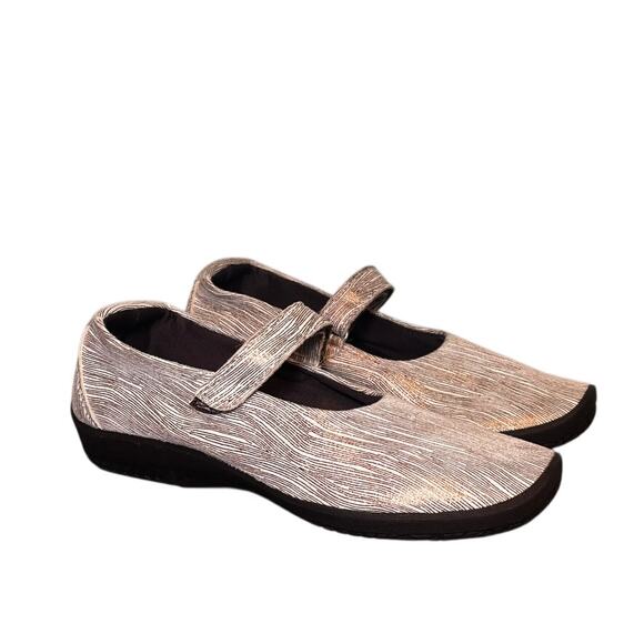 Arcopedico Shoes - Arcopedico LTech Womens Size 40 US 9.5 Metallic Bronze Mary Jane Comfort Flats